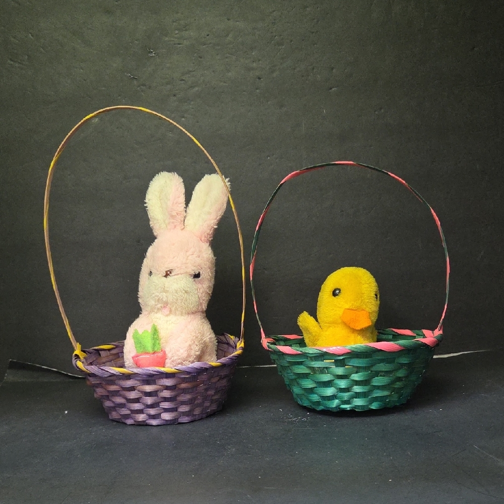 2 vintage Bright Colored Easter Basket Purple Yellow Green Pink‎ Plus 2 Plush